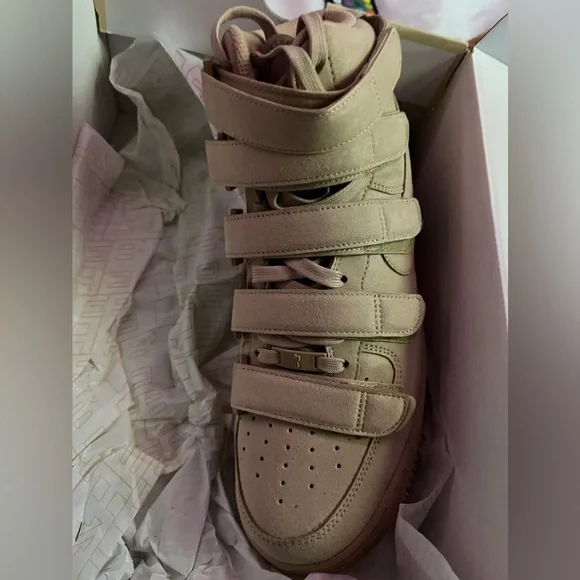 Billie Eilish mushroom nike sneakers. Size 10.5 men’s/12 women’s. - Picture 2 of 6